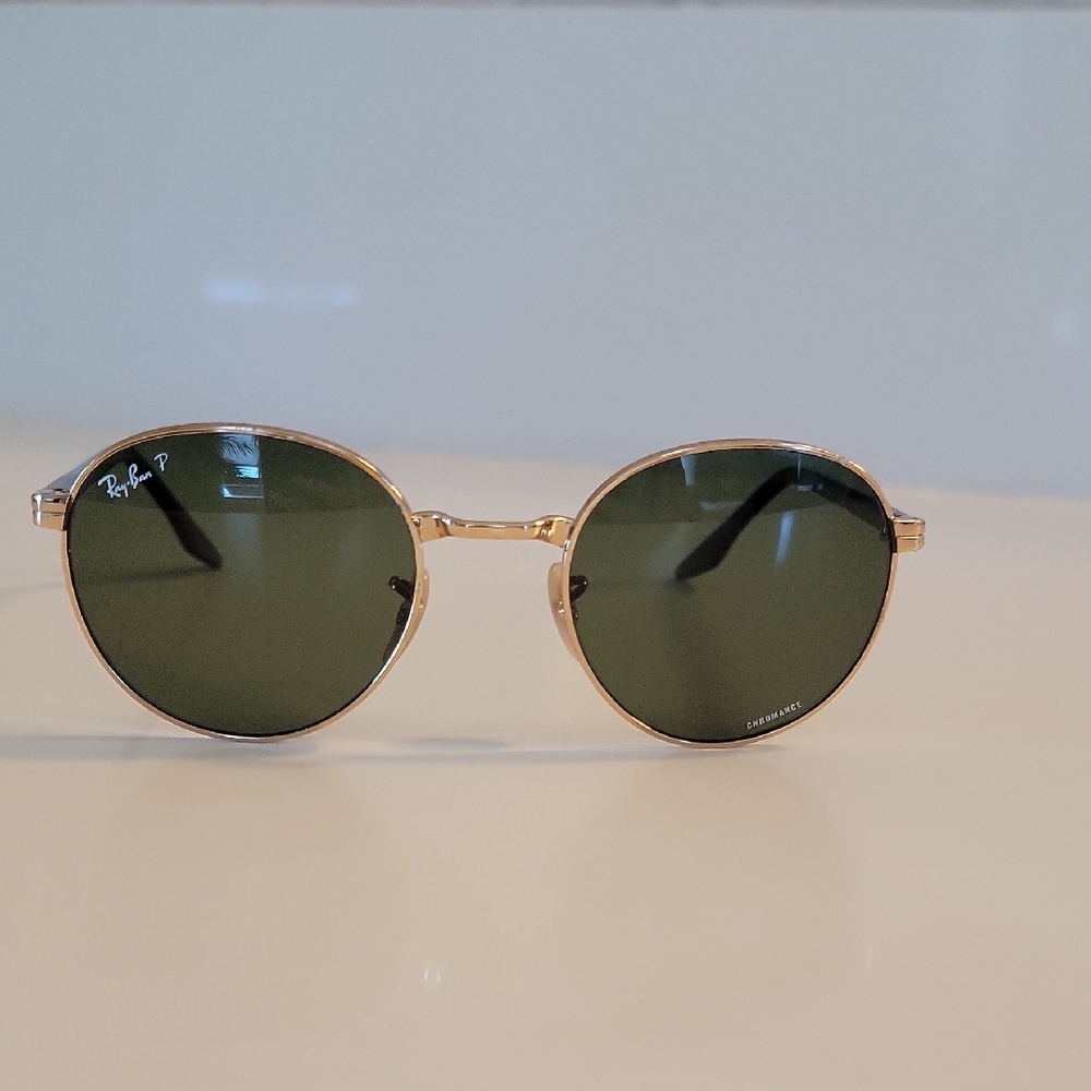 Polarized Chromance Ray-Ban Classic Gold Frame Sunglasses with Green Lenses